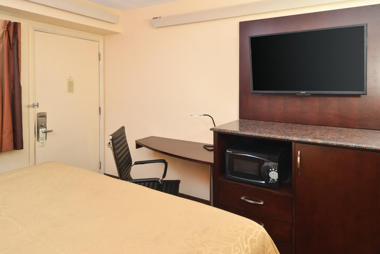 Americas Best Value Inn-Pittsburgh Airport Coraopolis Eksteriør billede