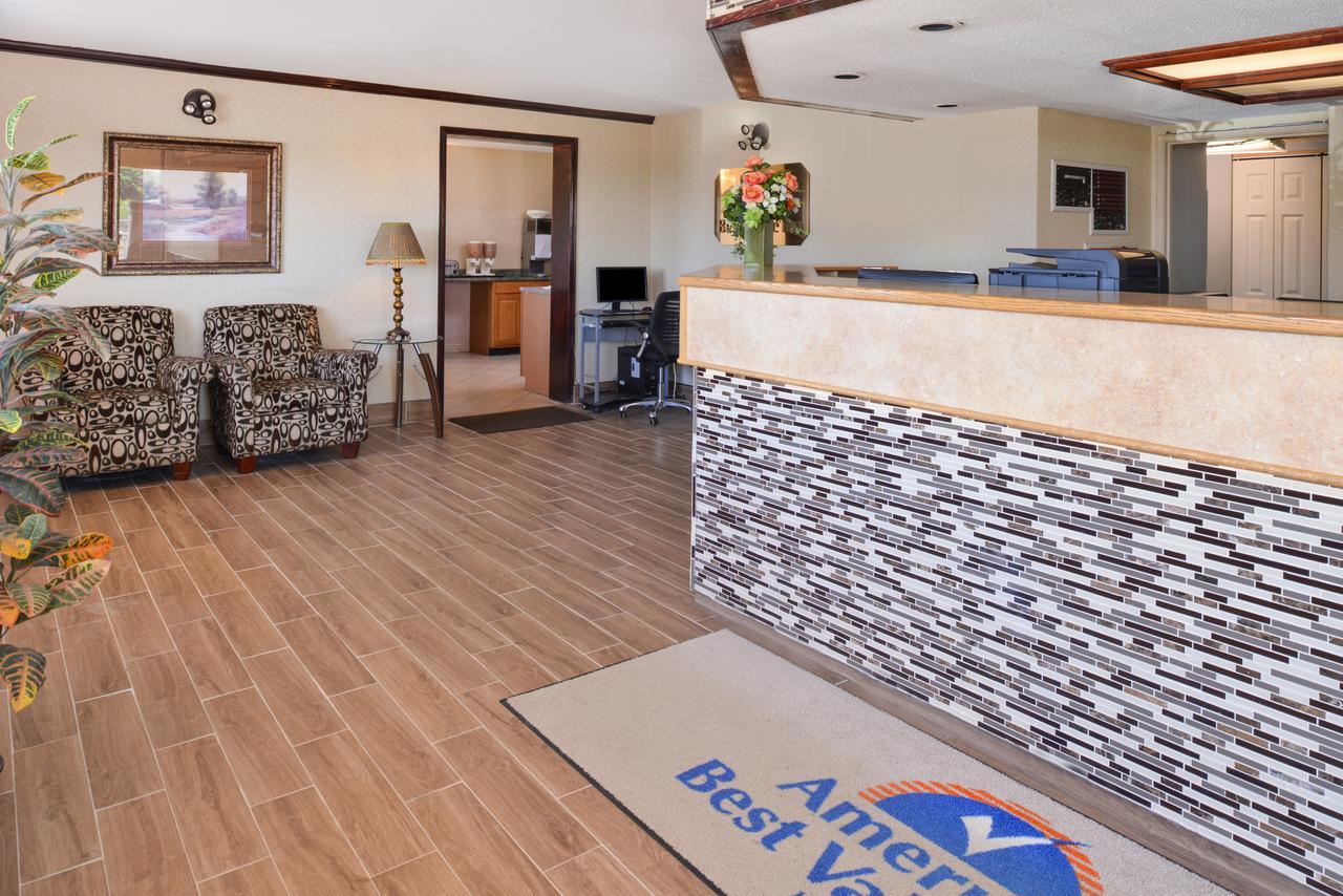 Americas Best Value Inn-Pittsburgh Airport Coraopolis Eksteriør billede