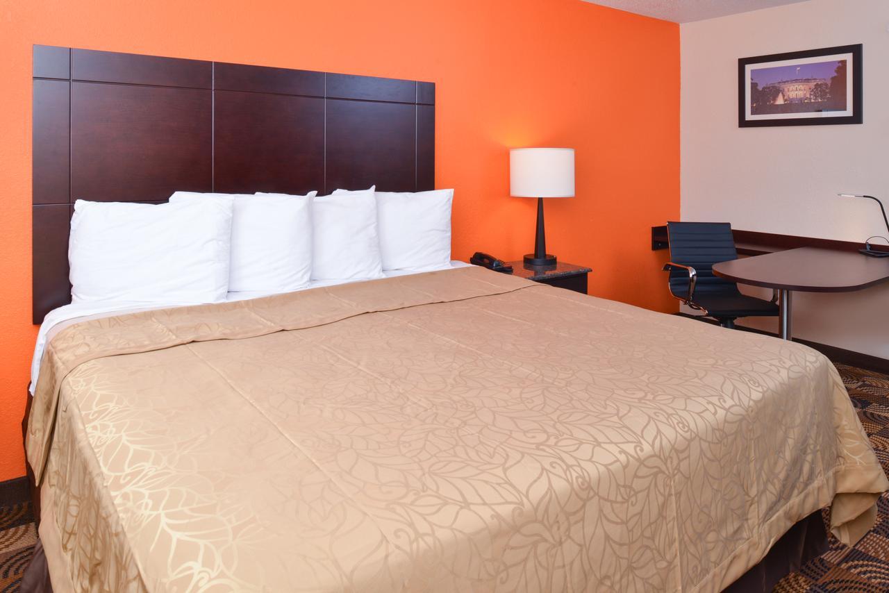 Americas Best Value Inn-Pittsburgh Airport Coraopolis Eksteriør billede