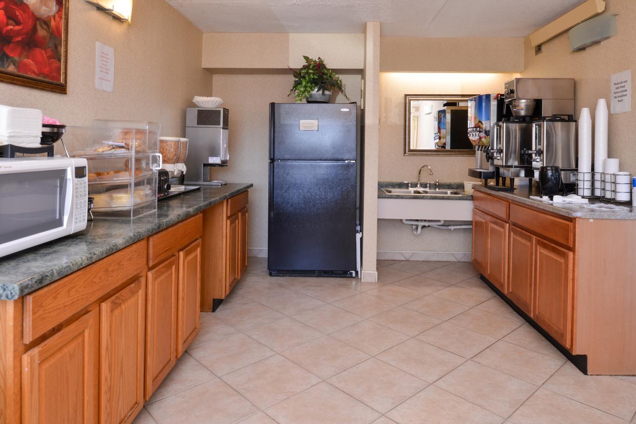 Americas Best Value Inn-Pittsburgh Airport Coraopolis Eksteriør billede