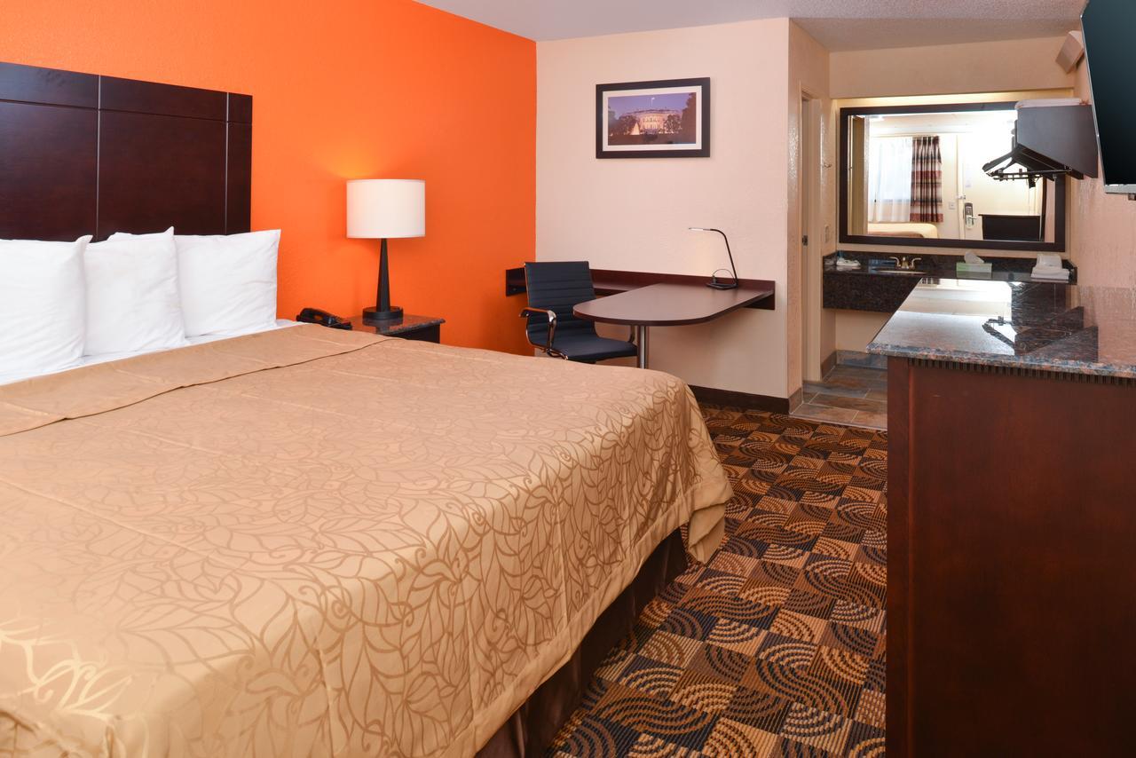 Americas Best Value Inn-Pittsburgh Airport Coraopolis Eksteriør billede