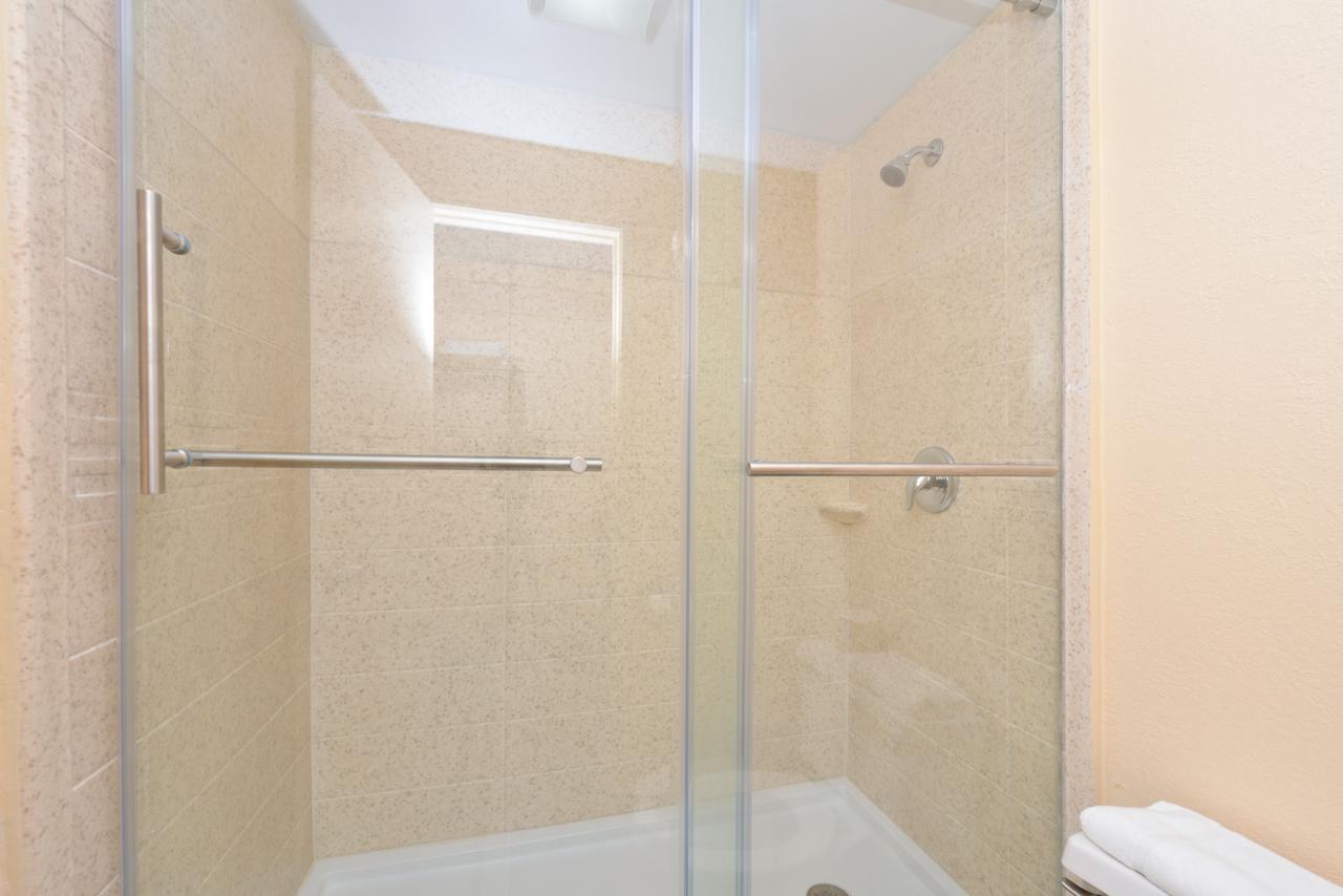 Americas Best Value Inn-Pittsburgh Airport Coraopolis Eksteriør billede