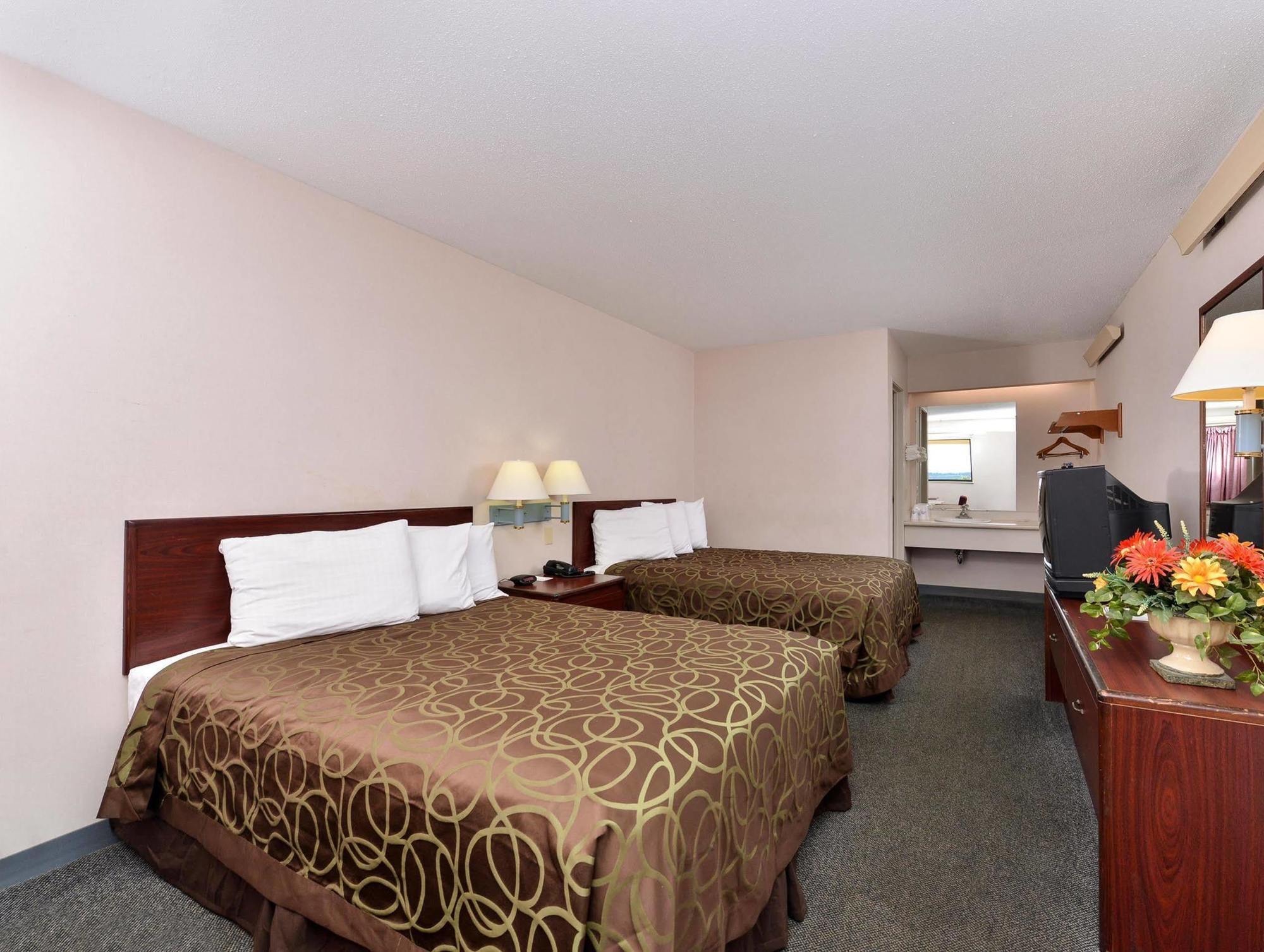 Americas Best Value Inn-Pittsburgh Airport Coraopolis Eksteriør billede