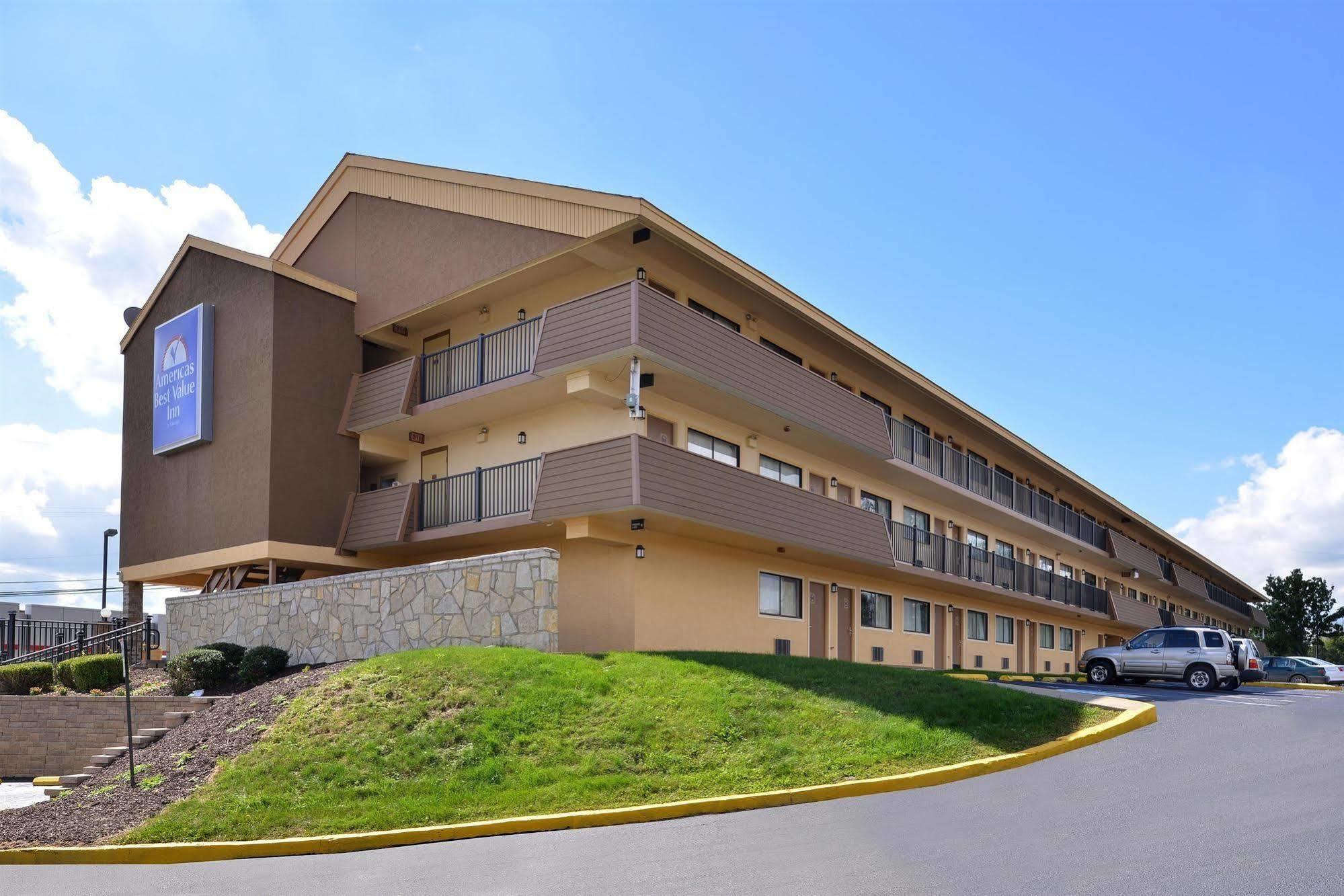 Americas Best Value Inn-Pittsburgh Airport Coraopolis Eksteriør billede